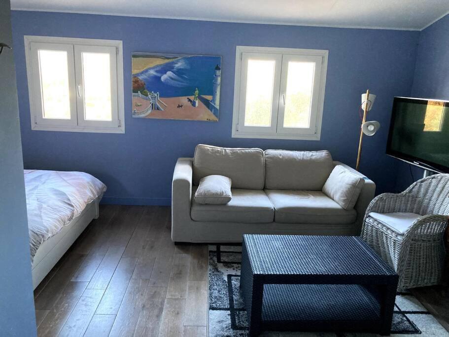 Agreable Chambre D'Hotes Avec Vue Sur Les Collines Apartment Ла Кол-сюр-Лу Екстериор снимка